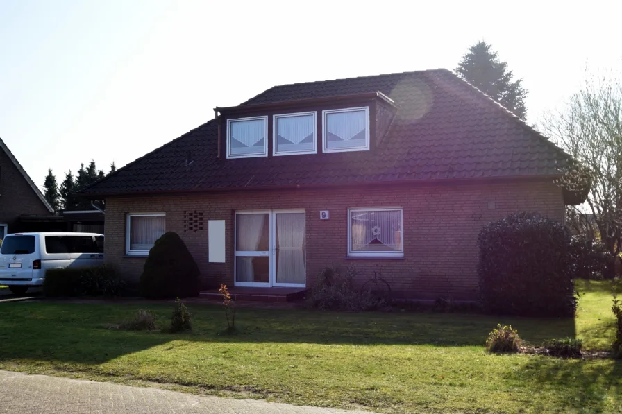 Vorderansicht  - Haus kaufen in Surwold / Börgermoor - Bungalow in ruhiger Lage!