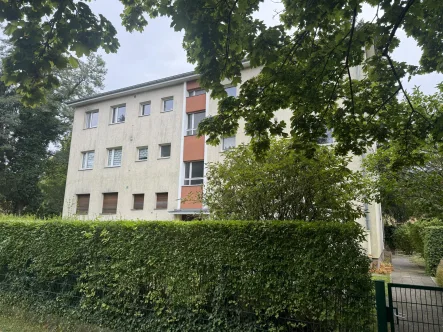 Hausansicht - Wohnung kaufen in Berlin-Lichterfelde - Schöner wohnen, ruhig, unvermietet, gut geschnitten, Balkon