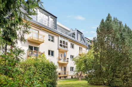 Hausansicht von hinten - Wohnung kaufen in Berlin / Lichterfelde - Schöner wohnen, ETW in saniertem Haus mit Gartennutzung und Nähe Schlosspark Lichterfelde