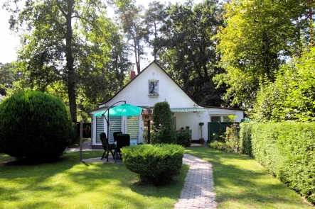 Garten und Haus - Haus kaufen in Wandlitz - Einladendes Haus mit gemütlicher Raumgestaltung - direkt in Wandlitz!