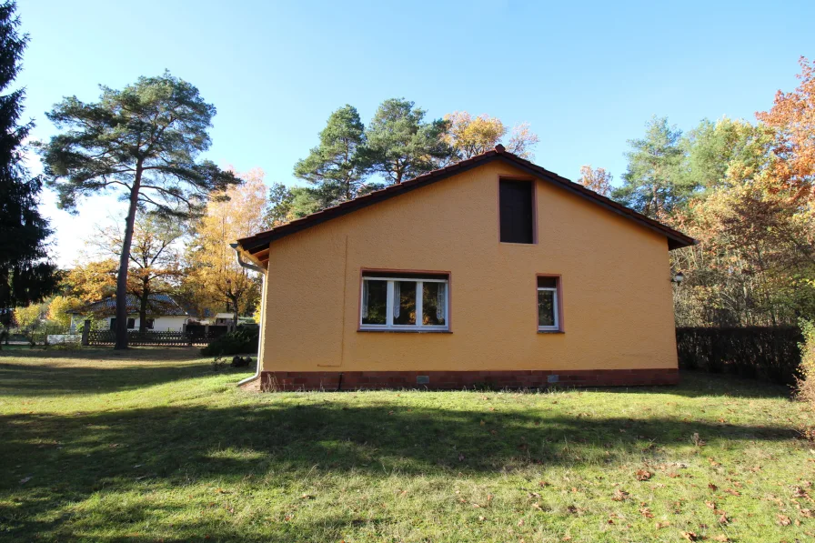 Ansicht_Ost. - Haus kaufen in Wandlitz - Zwischen Rahmersee und weitem Feld: Ihr Traum vom Doppelgrundstück mit Häuschen und Natur!