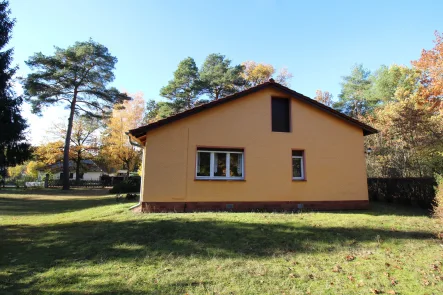 Ansicht_Ost. - Haus kaufen in Wandlitz - Natur und Ruhe pur - auf diesem teilbaren Sonnengrundstück!