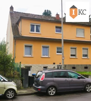 Außenansicht - Haus kaufen in Völklingen / Fenne - Neuer Preis !! Familienfreundliche Doppelhaushälfte in zentraler Lage - großer Garten - Völklingen