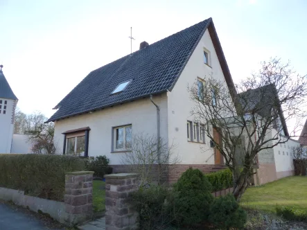 Exposéfoto - Haus kaufen in Schieder-Schwalenberg - Für Ihre Familie „überarbeiten“!