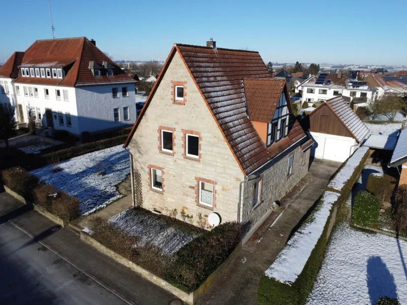 Exposé - Haus kaufen in Bad Wünnenberg - Charmantes Zweifamilienhaus in Fürstenberg