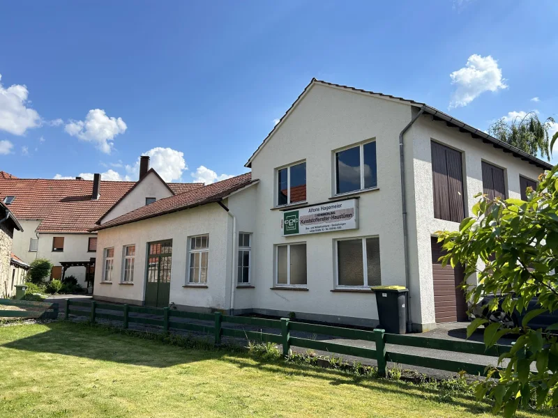 Nebengebäude - Haus kaufen in Willebadessen - Geräumiges Wohnhaus mit großem Werkstattgebäude in Willebadessen - Vielseitige Nutzungsmöglichkeiten!