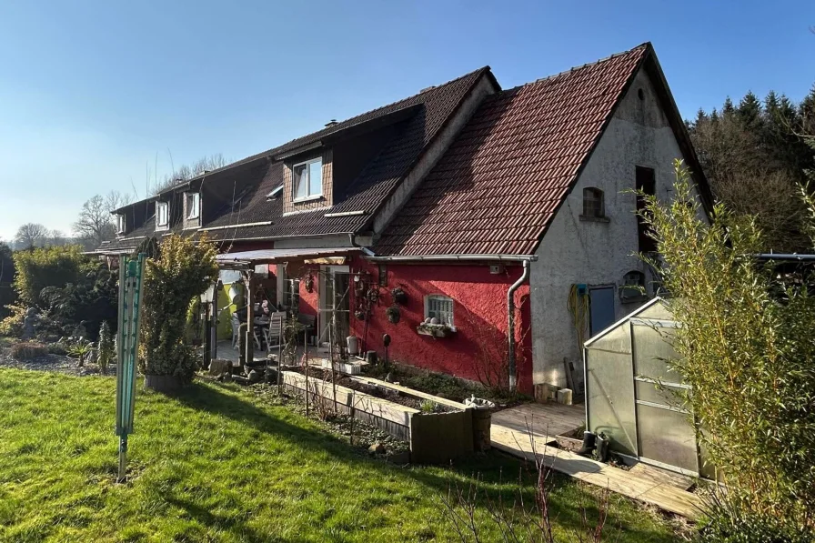 Exposé-Foto - Haus kaufen in Barntrup - Investieren vor grüner Kulisse!