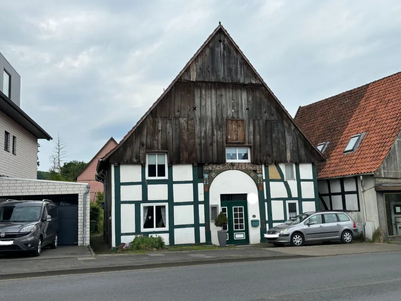 Exposéfoto - Haus kaufen in Detmold / Heidenoldendorf - Bastler für "Dach und Fach" gesucht!