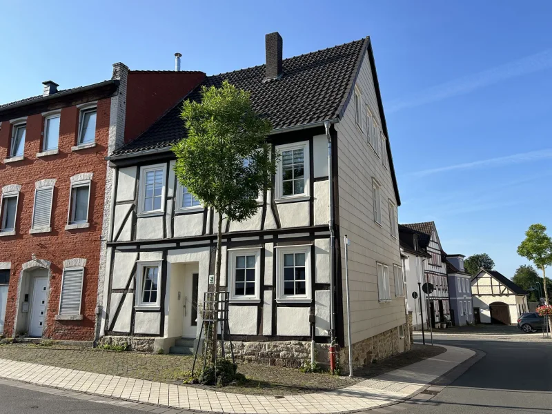 Außenansicht - Haus kaufen in Warburg - Im Herzen der Warburger Innenstadt