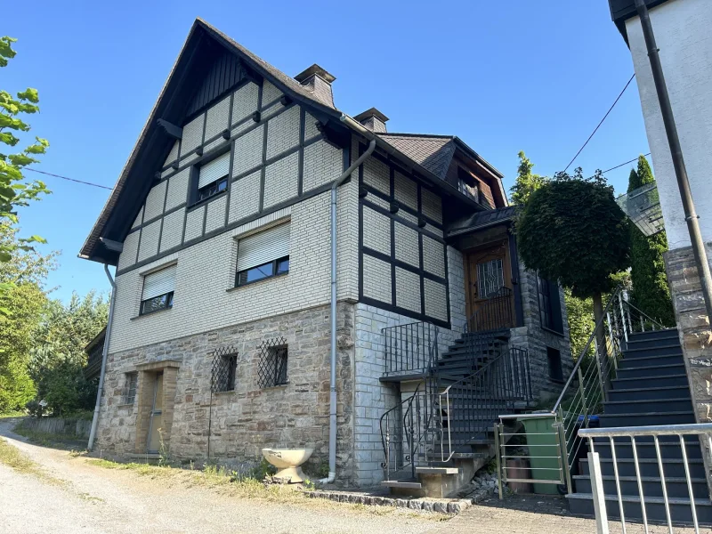 Exposé - Haus kaufen in Marsberg / Beringhausen - Ausblick pur : Ihr neues Zuhause mit Weitblick