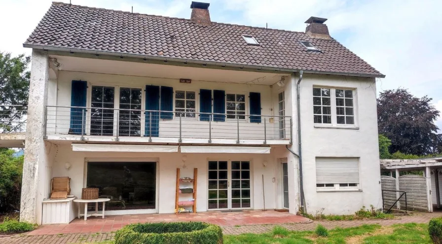 Titelbild - Haus kaufen in Boffzen - Traumhaftes Einfamilienhaus im Landhausstil