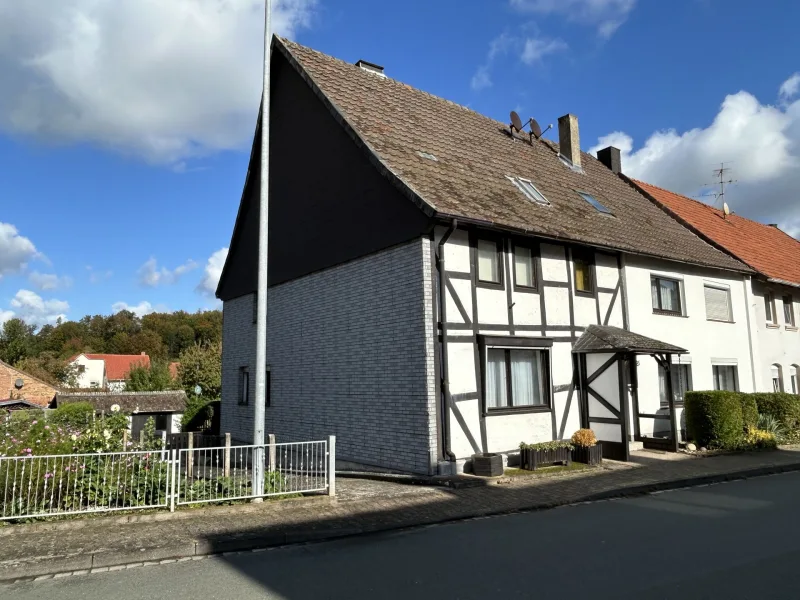 Außenansicht - Haus kaufen in Warburg - EFH zur freien Entfaltung in Warburg-Herlinghausen