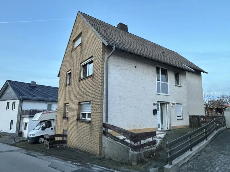 Außenansicht - Haus kaufen in Marsberg - Einfamilienhaus mit Potenzial in Giershagen