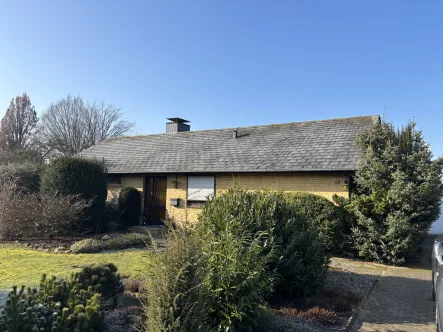 Exposéfoto - Haus kaufen in Detmold / Pivitsheide - Gepflegtes Domizil mit Garten!