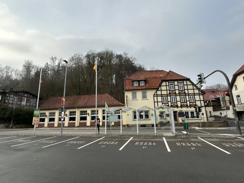 Ansicht Ost - Gastgewerbe/Hotel kaufen in Detmold / Berlebeck - Festsaal/Gastronomie + Hotel  + Waldgrundstück zu sehr attraktivem Preis - renovierungsbedürftig -