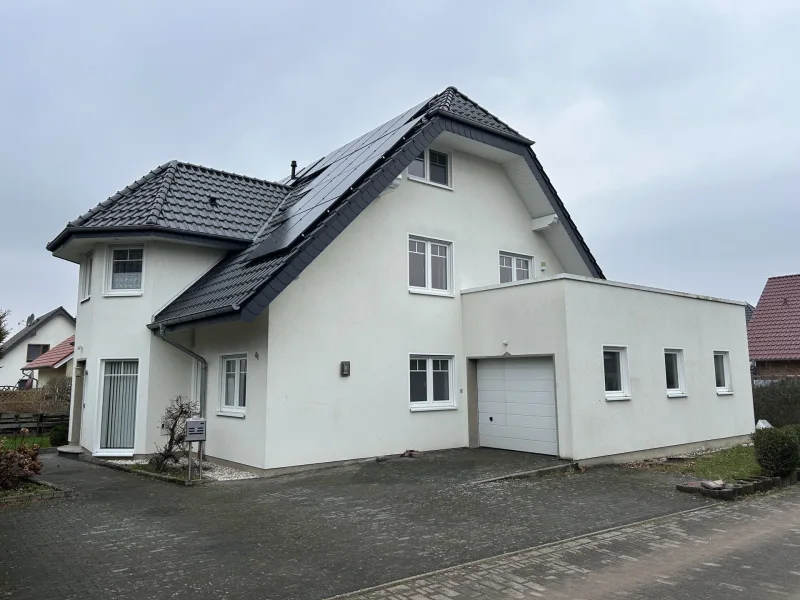 Außenansicht - Haus kaufen in Warburg - Gepflegtes und geräumiges Einfamilienhaus in Warburg