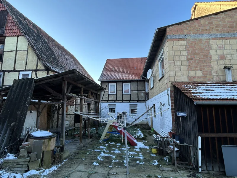 Rückansicht mit Terrasse