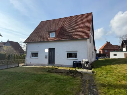 Exposéfoto - Haus kaufen in Steinheim / Rolfzen - Charmantes Einfamilienhaus mit großzügigem Grundstück in idyllischer Lage