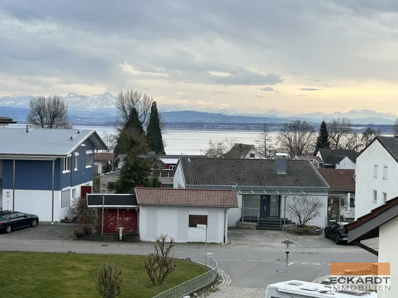 Balkon mit Teilseesicht - Wohnung mieten in Immenstaad am Bodensee - wunderschöne Dachgeschosswohnung in ruhiger Wohnlage