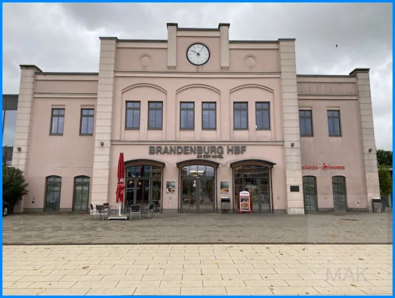 Hauptbahnhof - Garage/Stellplatz kaufen in Brandenburg an der Havel - MAK Immobilien:  Stadt Brandenburg a. d. Havel: großer Parkplatz zu verkaufen