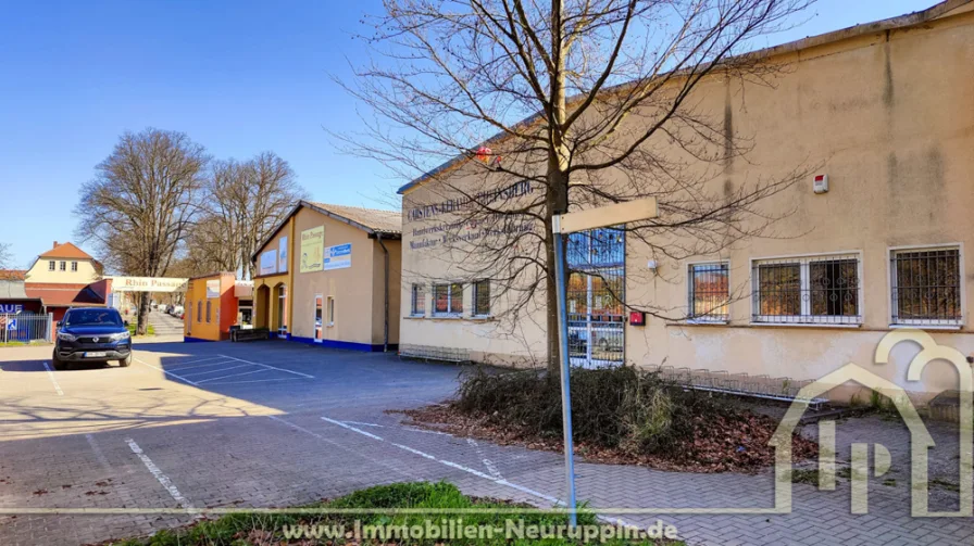 Frontansicht - Laden/Einzelhandel mieten in Rheinsberg - Ca. 1.300 m² Sonderfläche - Indoor im Mischgebiet am Zentrum