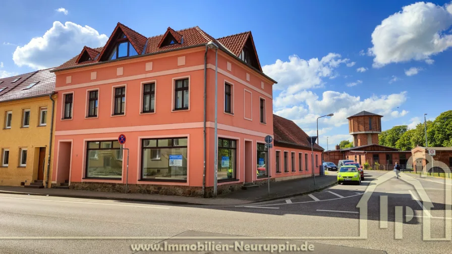 Frontansicht - Haus kaufen in Wittstock/Dosse - Wohn- u. Geschäftshaus am Wittstocker Zentrum als Anlageobjekt oder zum Selbstnutzen incl. Baugrund!