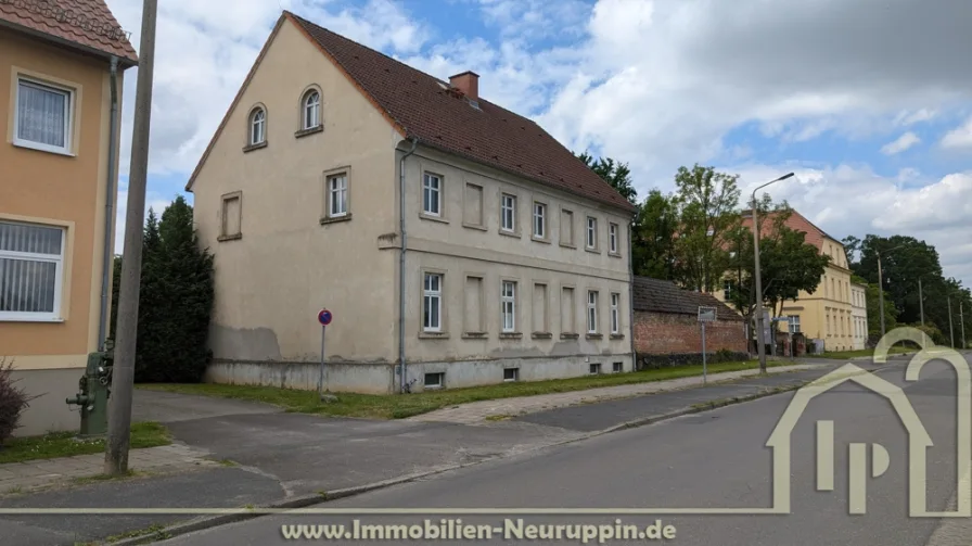 Ansicht - Haus kaufen in Neuruppin - Tolles Projekt in Treskow unweit des Sees, ob privat oder gewerblich - Anschauen!