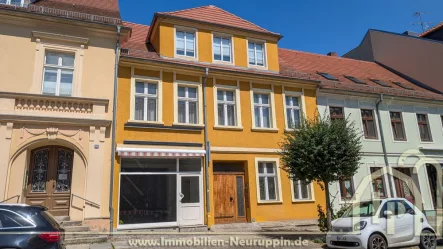 Titelbild - Haus kaufen in Neuruppin - Reserviert - Großzügiges Wohn- und Geschäftshaus in der Altstadt Neuruppins