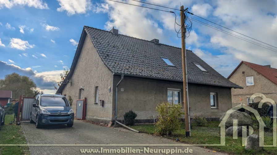 Titelbild - Haus kaufen in Märkisch Linden / Wahlendorf - Gepflegtes Haus mit Nebengelass und Pool auf einem über 1800 m² großen Grundstück in Wahlendorf