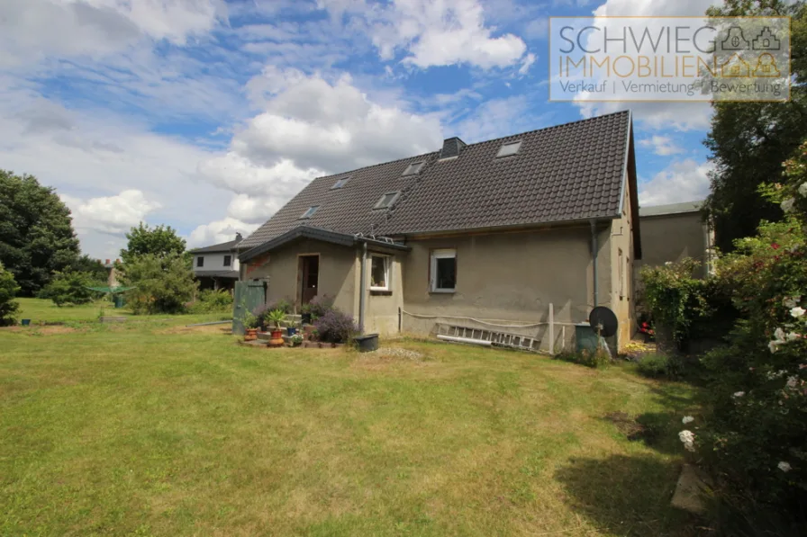 Ansicht - Haus kaufen in Forst - Einfamilienhaus auf großem Grundstück in Forst/Naundorf