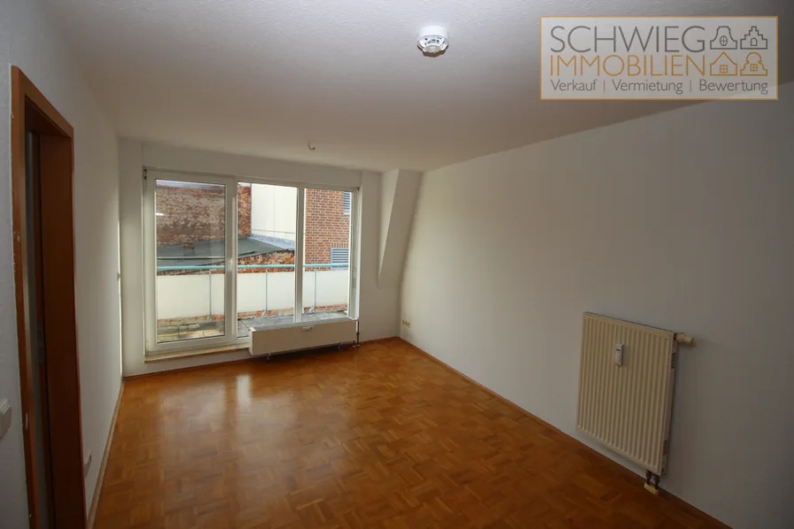 Wohnzimmer - Wohnung kaufen in Cottbus - 3-Zimmer Eigentumswohnung mit Balkon