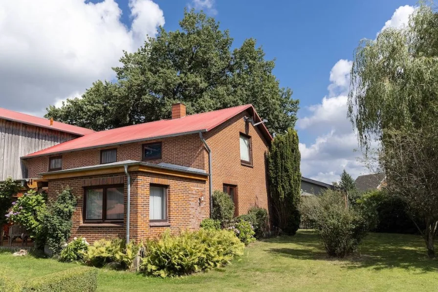 Ansicht Südwesten - Haus kaufen in Warder - Resthof Hälfte in Warder