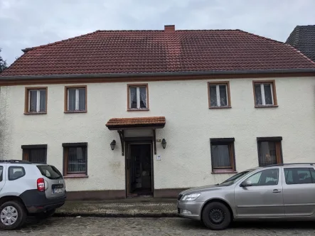 Wohnhaus - Haus kaufen in Görzke - Mehrgenerationenhaus im Ortskern von Görzke!