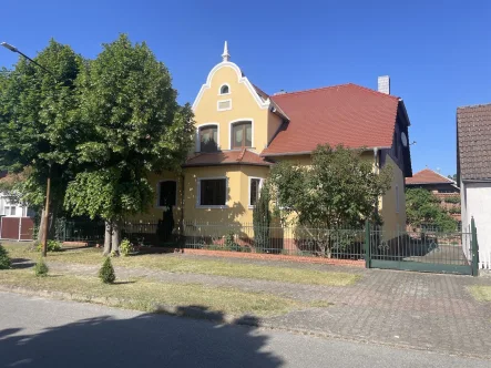 Ansicht - Haus kaufen in Klietz - Stilvolle Hofanlage in Elbenähe