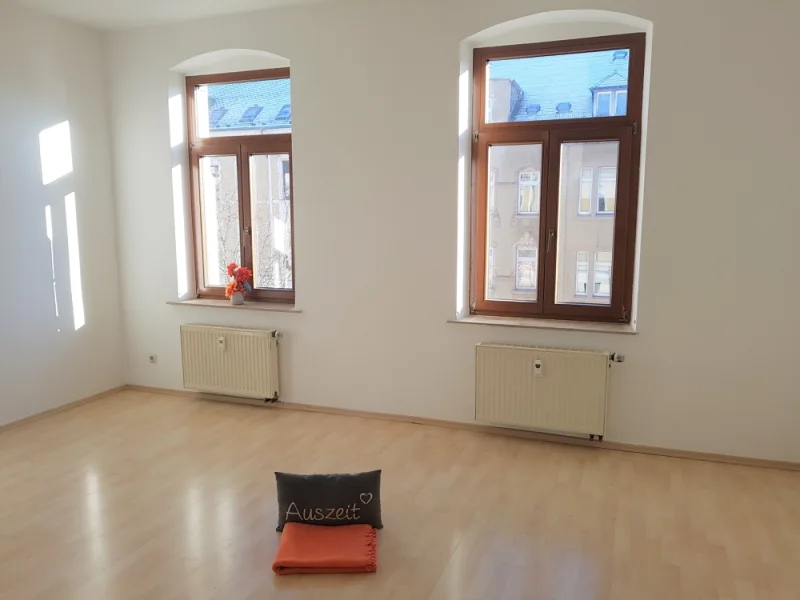 Wohnzimmer - Wohnung mieten in Chemnitz / Lutherviertel - Gemütliches und günstiges Single - Apartment in Chemnitz Gablenz