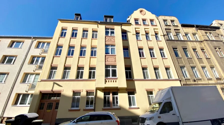 Hausansicht - Wohnung mieten in Chemnitz / Lutherviertel - *** Erstbezug nach Sanierung *** Moderne 3-Raum-Wohnung mit Balkon *** Chemnitz - Bernsdorf