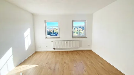 Wohnzimmer - Wohnung mieten in Auerbach - ** frisch renovierte und mit Laminat ausgestattete 3-Raum-Wohnung **