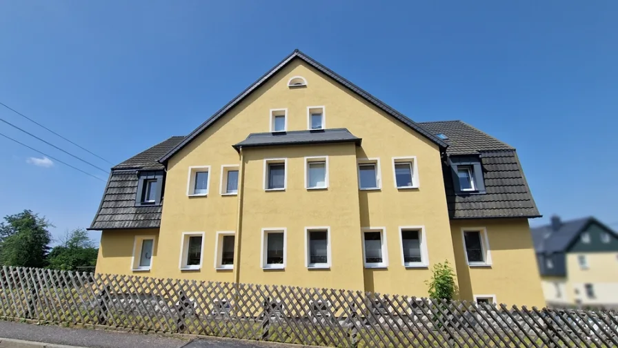 Haus hinten - Haus kaufen in Auerbach - ++++ Kapitalanleger aufgepasst - gepflegtes und vollvermietetes Mehrfamilienhaus in bester Lage ++++