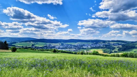 Ausblick - Wohnung kaufen in Lauter-Bernsbach - +++ Einzigartiger Ausblick in Traumlage! Erstbezug! Maisonettewohnungen in Bernsbach/Erzgebirge +++