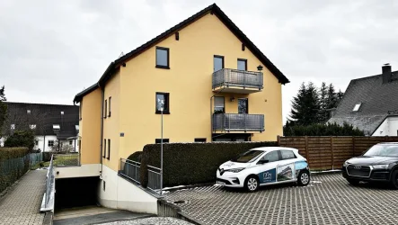 Vorderansicht - Wohnung kaufen in Chemnitz / Gablenz - Vermietete 2-Raum Souterrain-Maisonette-Wohnung mit Tiefgaragenstellplatz in Chemnitz / Gablenz