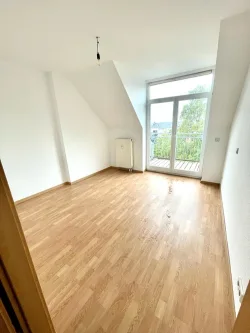 Wohnzimmer - Wohnung mieten in Chemnitz / Sonnenberg - *** Schöne 2-Zimmer-Dachgeschosswohnung in Chemnitz ***