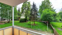 Balkon mit Blick in den Garten