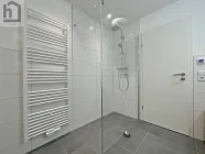 Großes Badezimmer