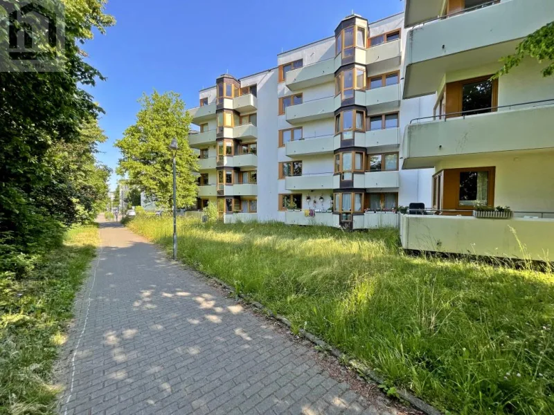 Titelbild - Wohnung kaufen in Konstanz - 2,5-Zimmer Wohnung mit besonderem Schnitt, zwei Balkonen und Doppelparker in KN-Allmannsdorf
