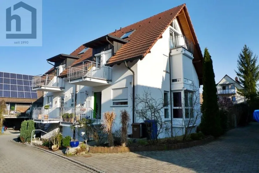 Hausansicht - Haus mieten in Konstanz - Schöne Doppelhaushälfte mit kleinem Garten in Konstanz-Oberdorf