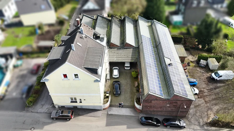 DJI_20240320104549_0034_D_optimiert_web_V1 - Haus kaufen in Remscheid - Fabrikantenvilla (MFH)  m. Gewerbehallen und Bauland - autobahnnah!