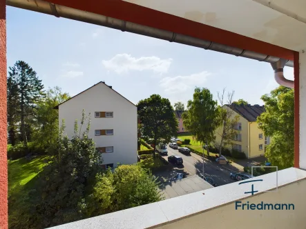 Aussicht - Wohnung kaufen in Trier - Trier-Süd: helle, gepflegte 4ZKB-Wohnung mit Balkon und Garage