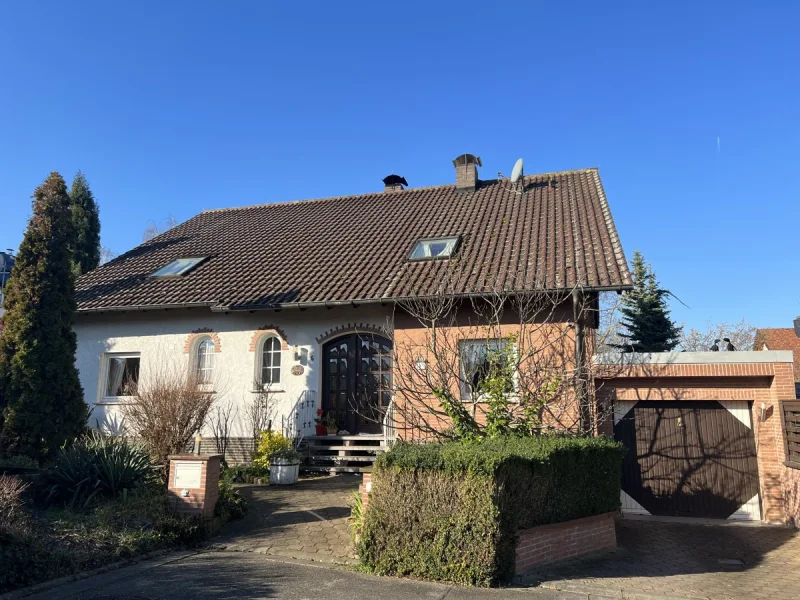 Außenansicht - Haus kaufen in Wachenheim - Einfamilienhaus mit sonnigem Westgarten