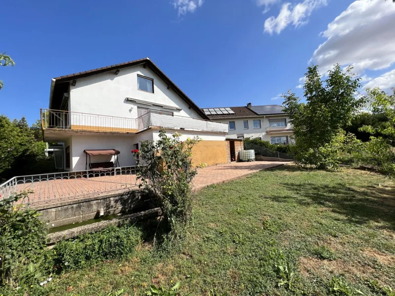 Ansicht Haus  - Haus kaufen in Weitersweiler - Zweifamilienhaus mit Garten und Garage