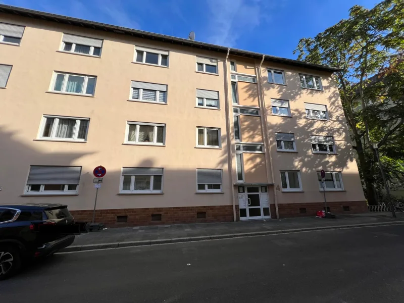 Straßenansicht - Wohnung kaufen in Ludwigshafen am Rhein - Schicke 3 Zimmer-Wohnung in zentraler Lage !